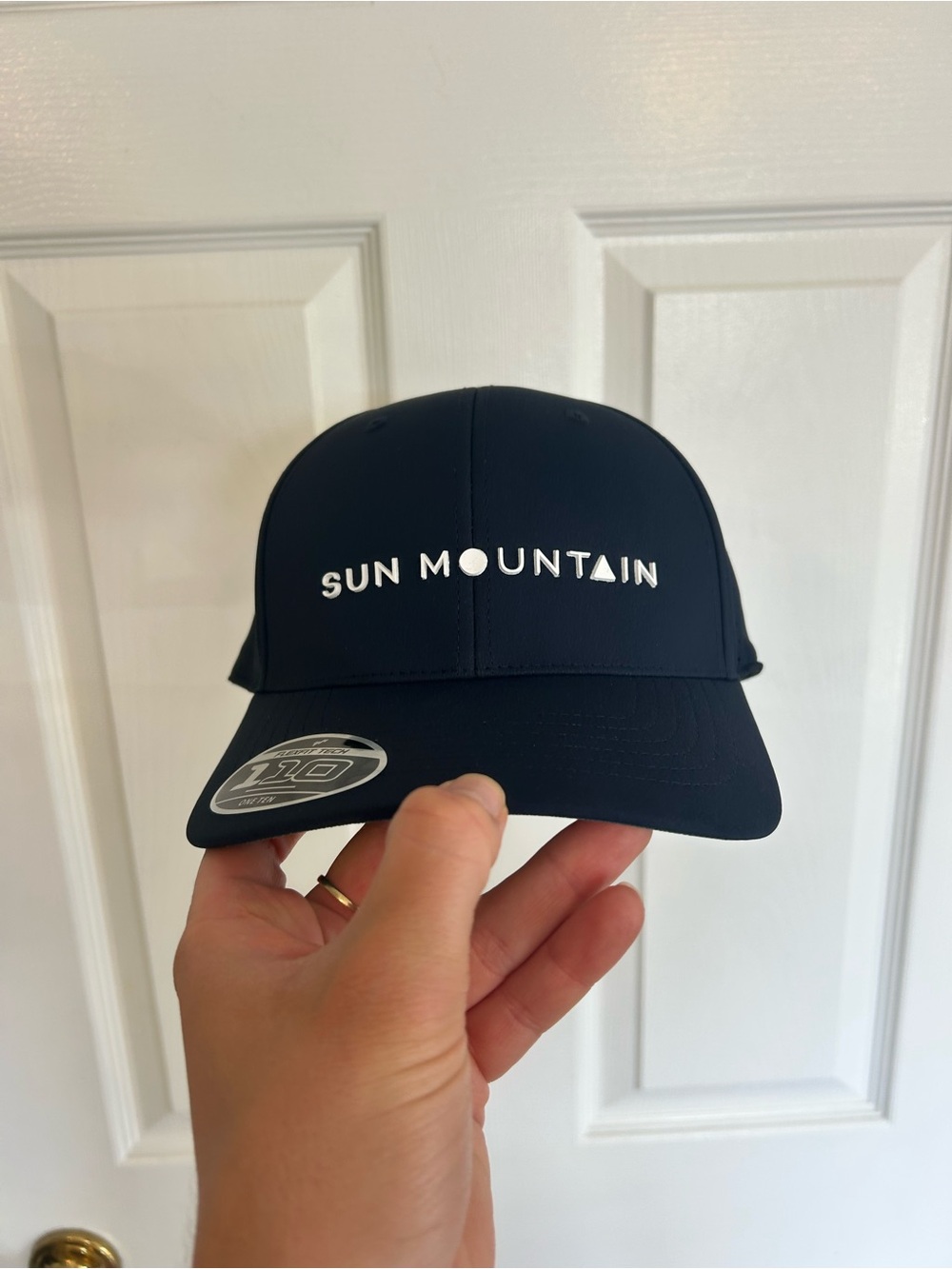NWT Sun Mountain Perforated Performance Golf Hat - Navy